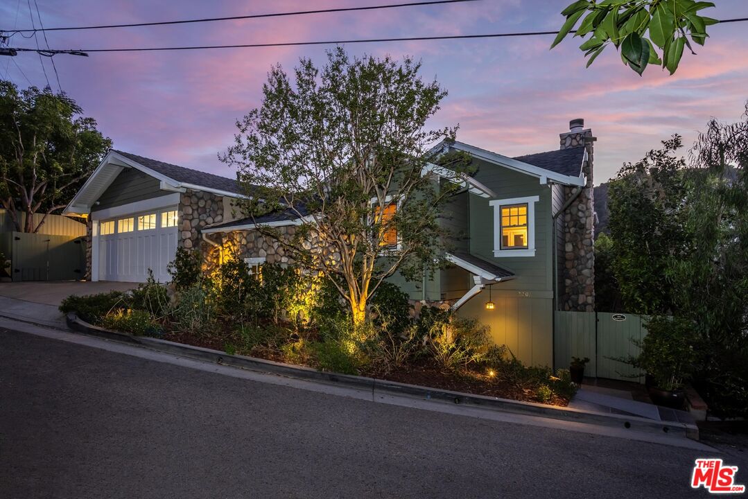 2201 Beech Knoll Road Los Angeles, CA 90046 - Photo 2 of 63 Gallery Image 2