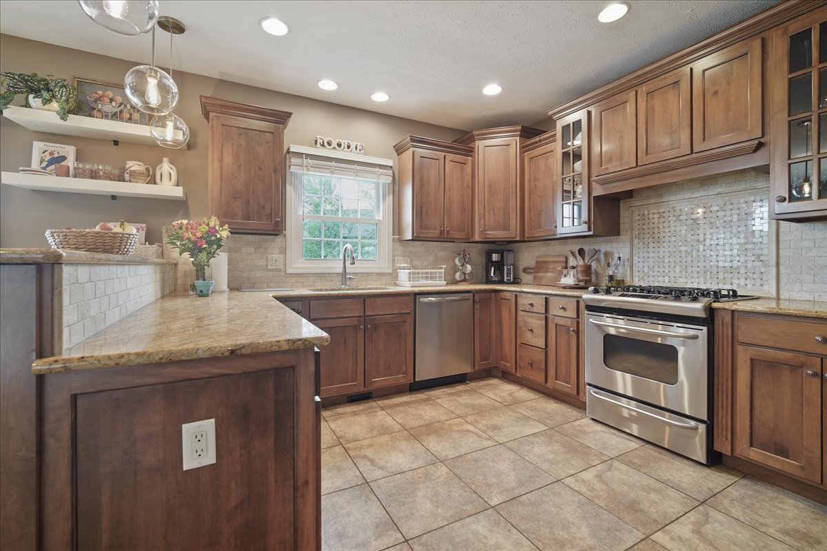 4015 Rockledge Road Bloomington, IL 61705 - Photo 21 of 52 Gallery Image 21