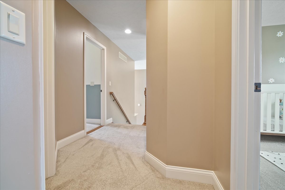 4015 Rockledge Road Bloomington, IL 61705 - Photo 35 of 52 Gallery Image 35