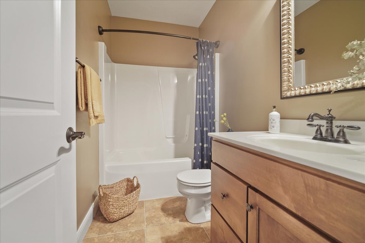 4015 Rockledge Road Bloomington, IL 61705 - Photo 42 of 52 Gallery Image 42