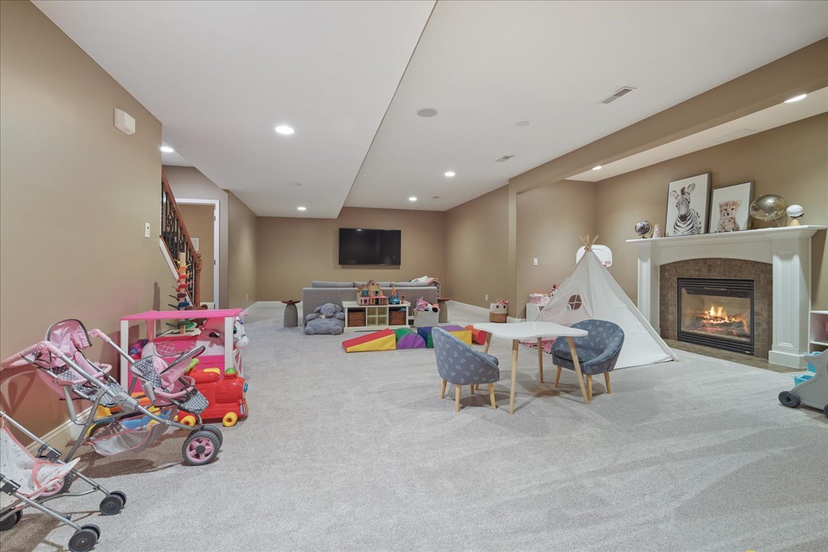 4015 Rockledge Road Bloomington, IL 61705 - Photo 44 of 52 Gallery Image 44