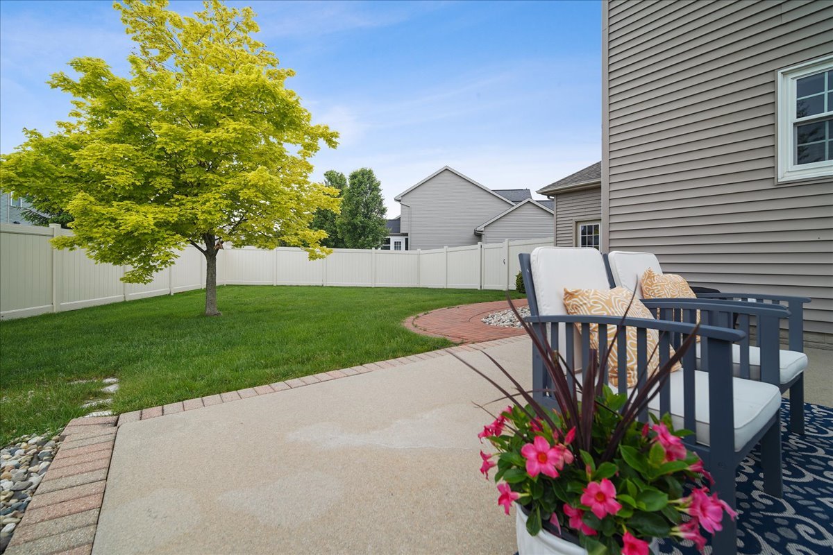 4015 Rockledge Road Bloomington, IL 61705 - Photo 46 of 52 Gallery Image 46
