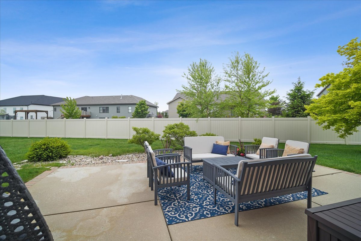 4015 Rockledge Road Bloomington, IL 61705 - Photo 48 of 52 Gallery Image 48