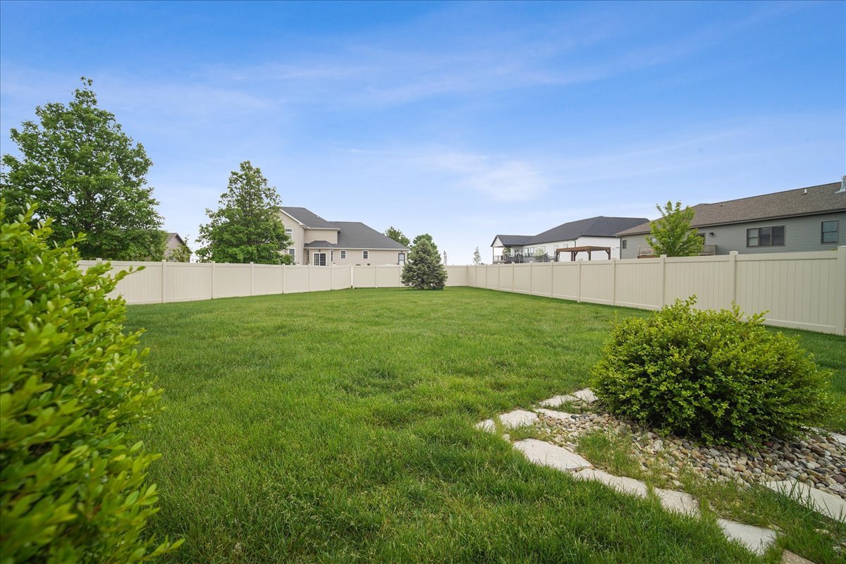 4015 Rockledge Road Bloomington, IL 61705 - Photo 49 of 52 Gallery Image 49