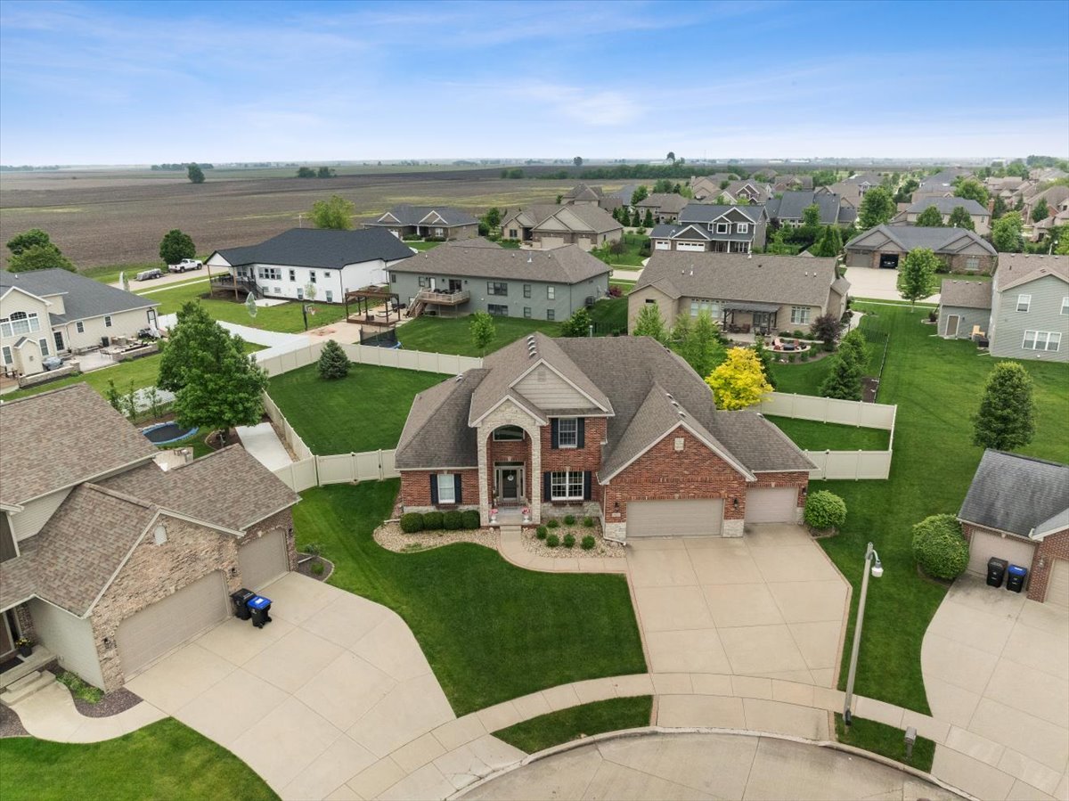 4015 Rockledge Road Bloomington, IL 61705 - Photo 5 of 52 Gallery Image 5