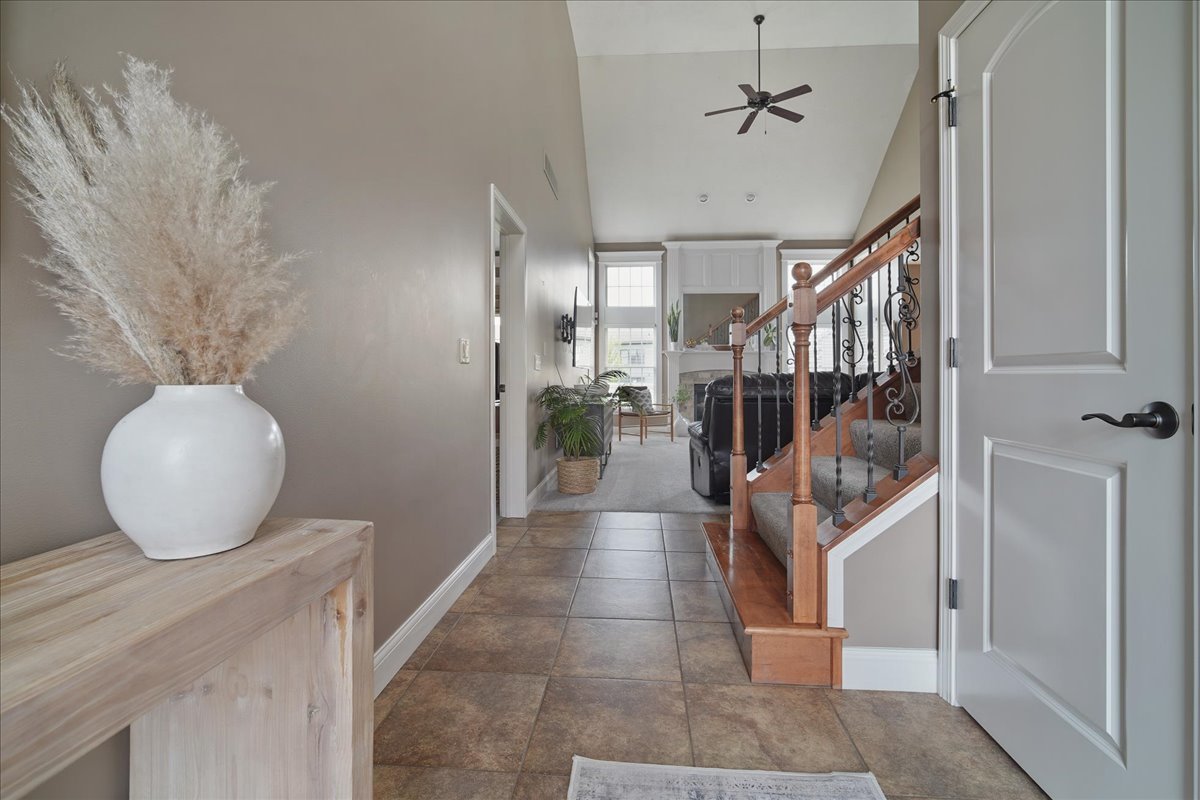 4015 Rockledge Road Bloomington, IL 61705 - Photo 10 of 52 Gallery Image 10