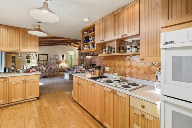 a view of a livingroom with furniture