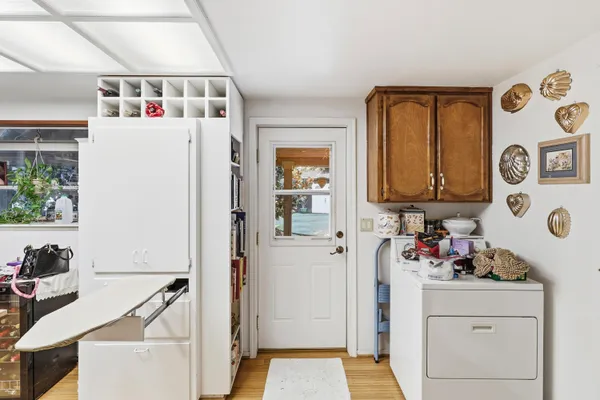 $695,000 | 20216 Lakeview Drive, Lakehead, CA 96051