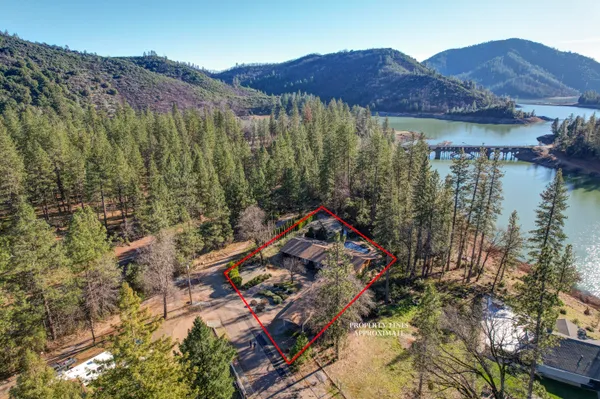 $695,000 | 20216 Lakeview Drive, Lakehead, CA 96051