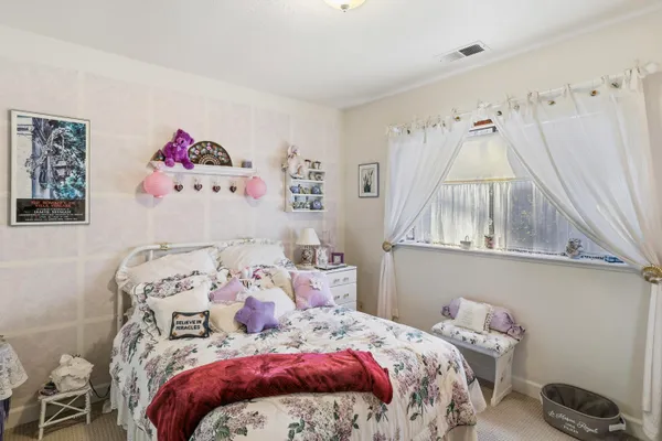 $695,000 | 20216 Lakeview Drive, Lakehead, CA 96051