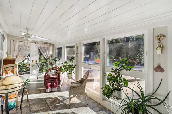 $695,000 | 20216 Lakeview Drive, Lakehead, CA 96051