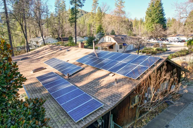 $695,000 | 20216 Lakeview Drive, Lakehead, CA 96051