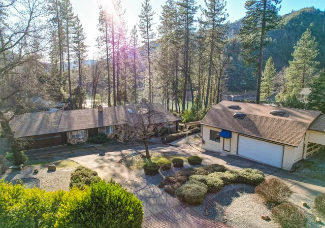 $695,000 | 20216 Lakeview Drive, Lakehead, CA 96051