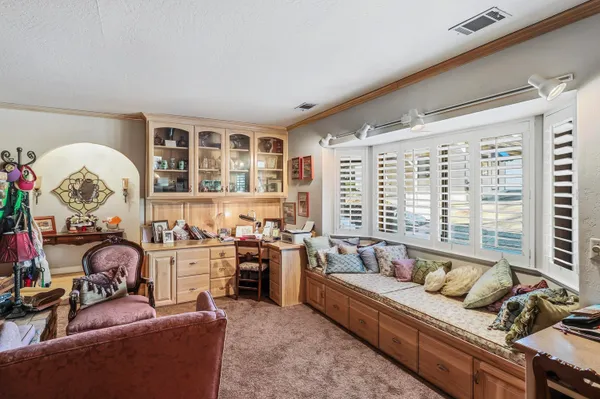 $695,000 | 20216 Lakeview Drive, Lakehead, CA 96051