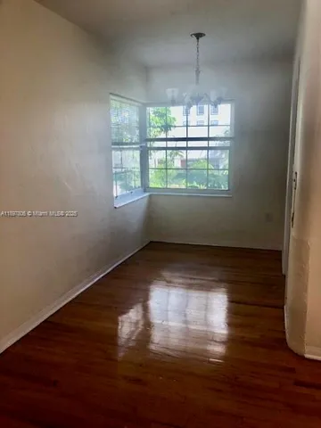 $1,700 | 1002 Douglas Road, Unit 4, Coral Gables, FL 33134