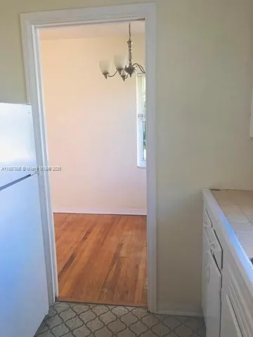 $1,700 | 1002 Douglas Road, Unit 4, Coral Gables, FL 33134