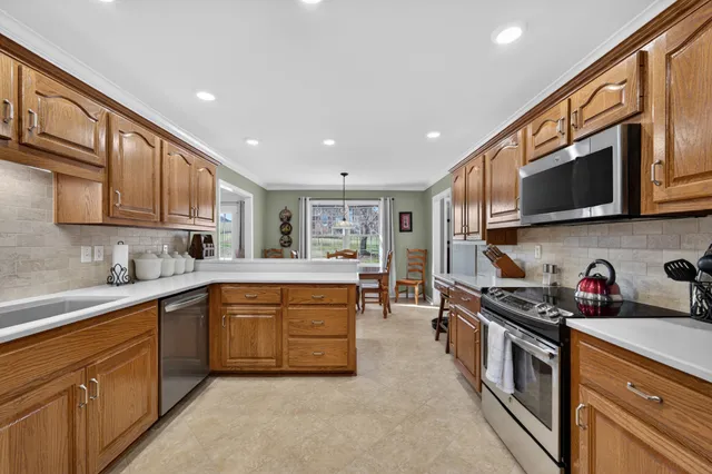 $418,000 | 8 Brown Creek Drive, Fayetteville, TN 37334