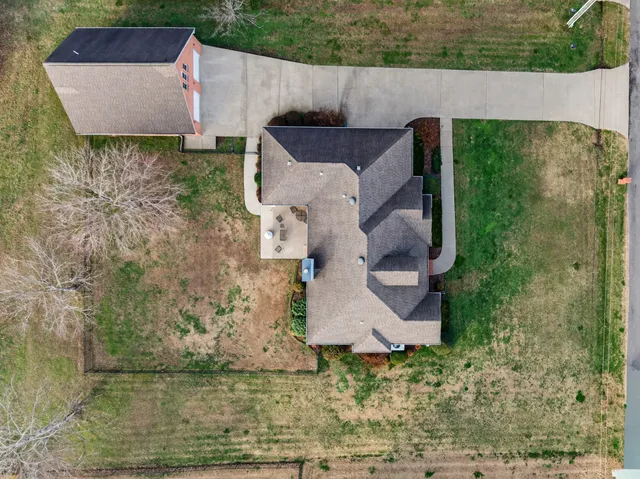 $418,000 | 8 Brown Creek Drive, Fayetteville, TN 37334