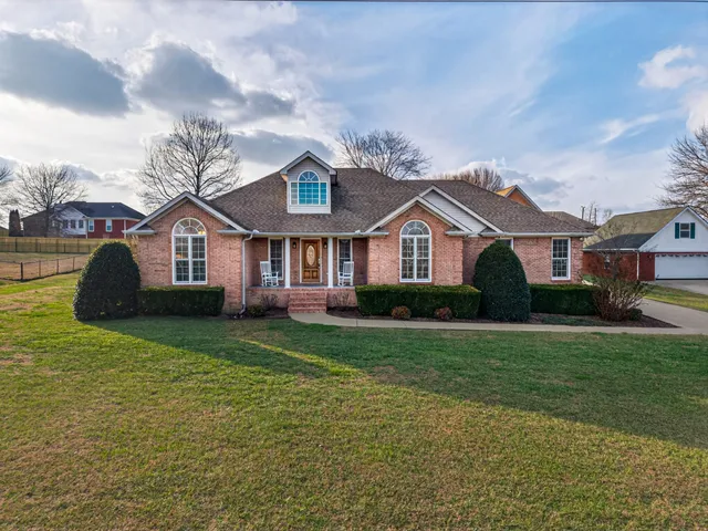 $418,000 | 8 Brown Creek Drive, Fayetteville, TN 37334