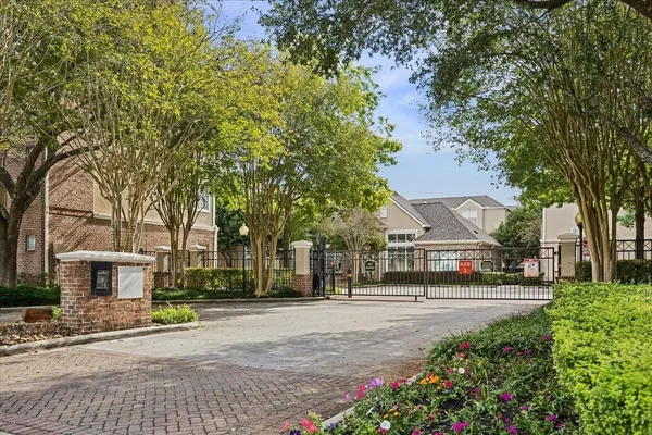 $2,500 | 12707 Boheme Drive, Unit 1304, Houston, TX 77024