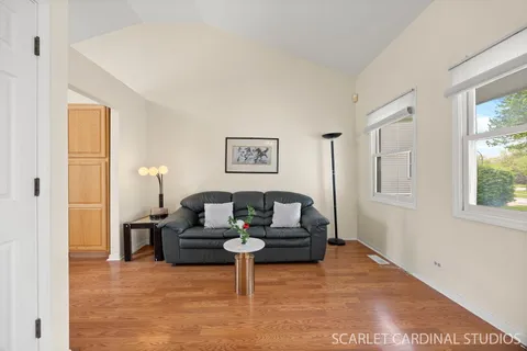 $499,000 | 1004 Prairie View Court, Naperville, IL 60563
