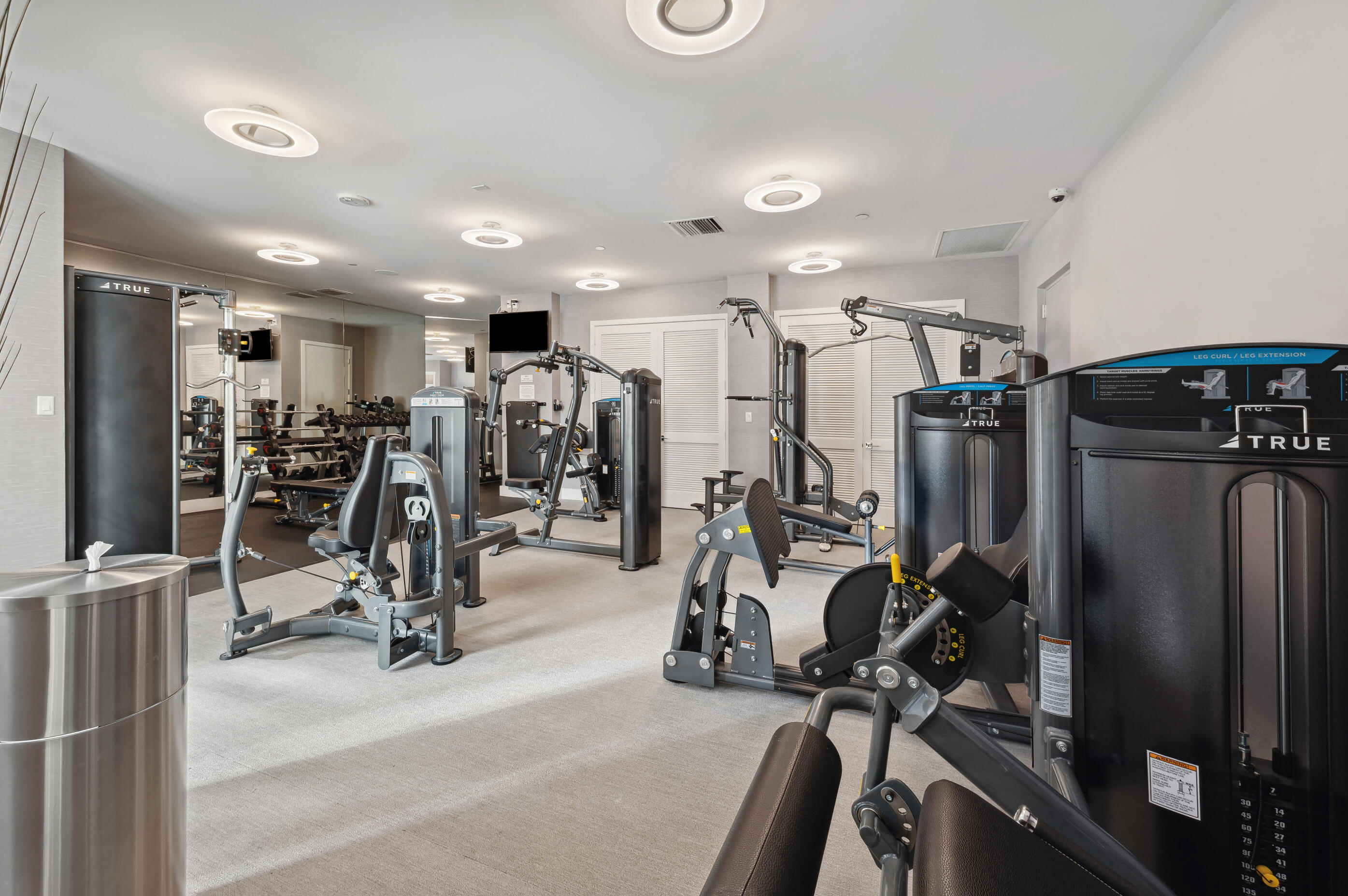 300 Southeast 5th Avenue, Unit 5040 Boca Raton, FL 33432 - Photo 30 of 36 Gym - Weights Room