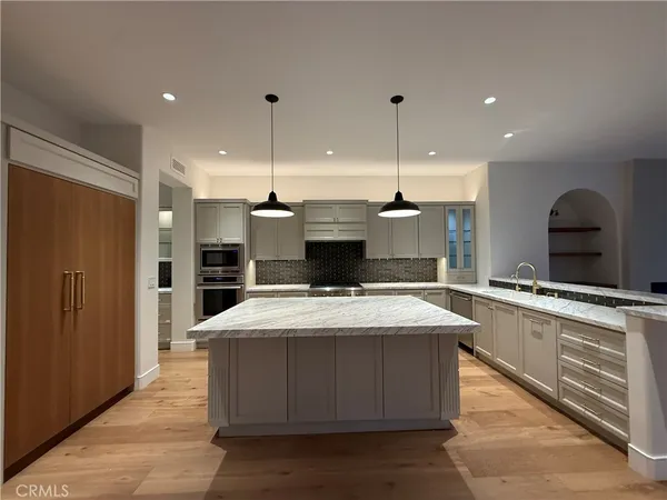 $6,995,000 | 15 Seabluff, Newport Beach, CA 92660