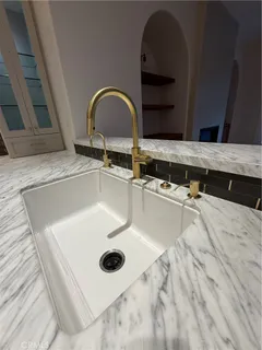 $6,550,000 | 15 Seabluff, Newport Beach, CA 92660