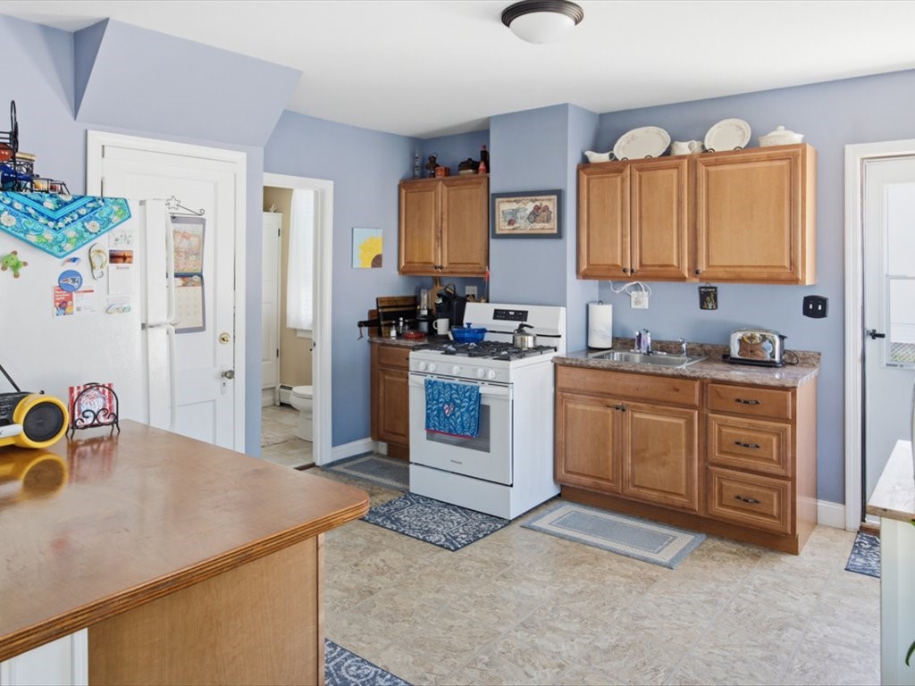 24 Pleasant Street Westerly, RI 02891 - Photo 6 of 34