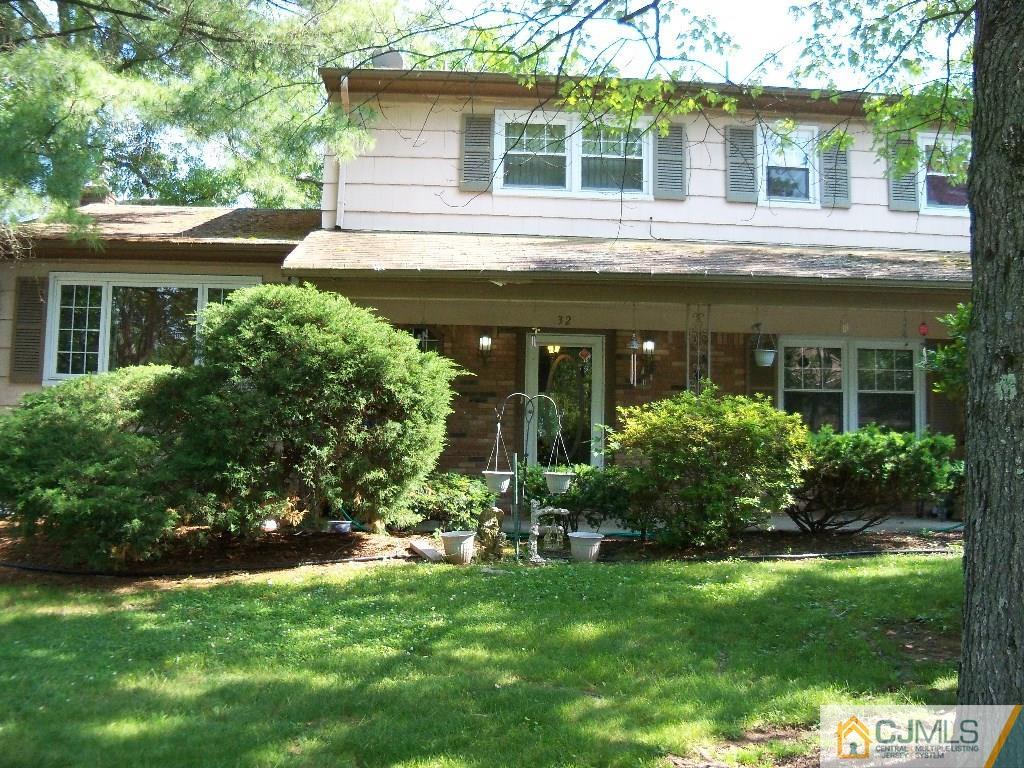 32 Lynnwood Road Edison, NJ 08820 - Photo 1 of 12 Gallery Image 1