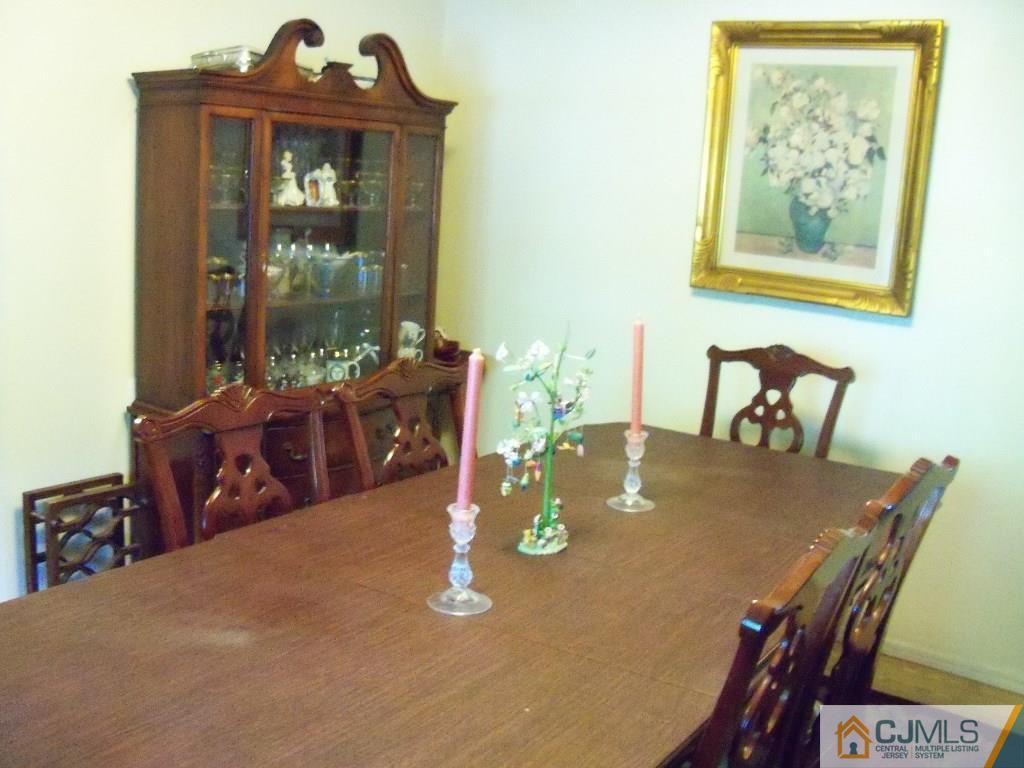 32 Lynnwood Road Edison, NJ 08820 - Photo 5 of 12 Gallery Image 5