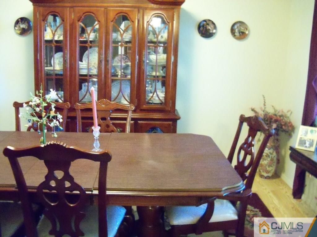32 Lynnwood Road Edison, NJ 08820 - Photo 6 of 12 Gallery Image 6