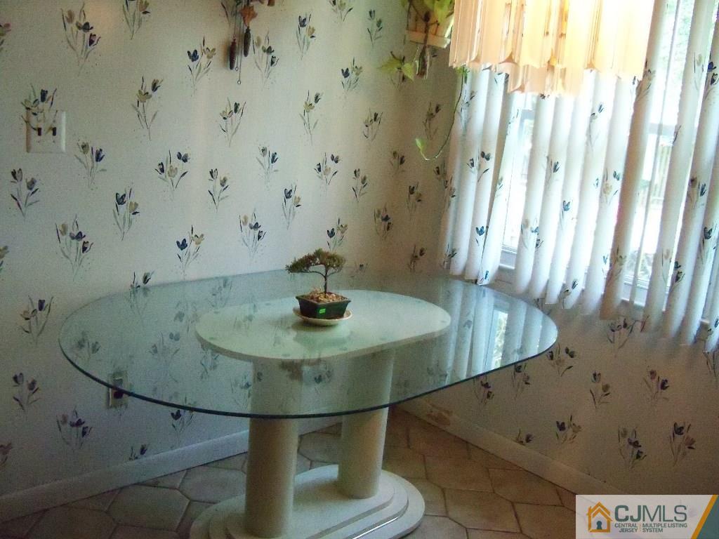 32 Lynnwood Road Edison, NJ 08820 - Photo 8 of 12 Gallery Image 8