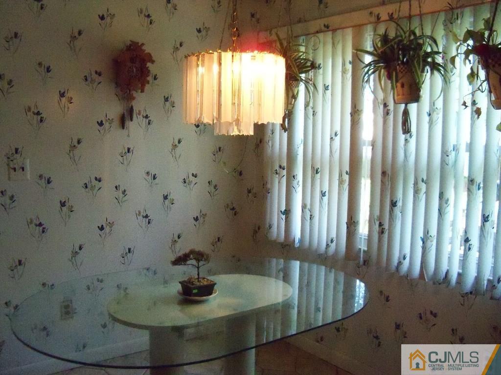 32 Lynnwood Road Edison, NJ 08820 - Photo 9 of 12 Gallery Image 9