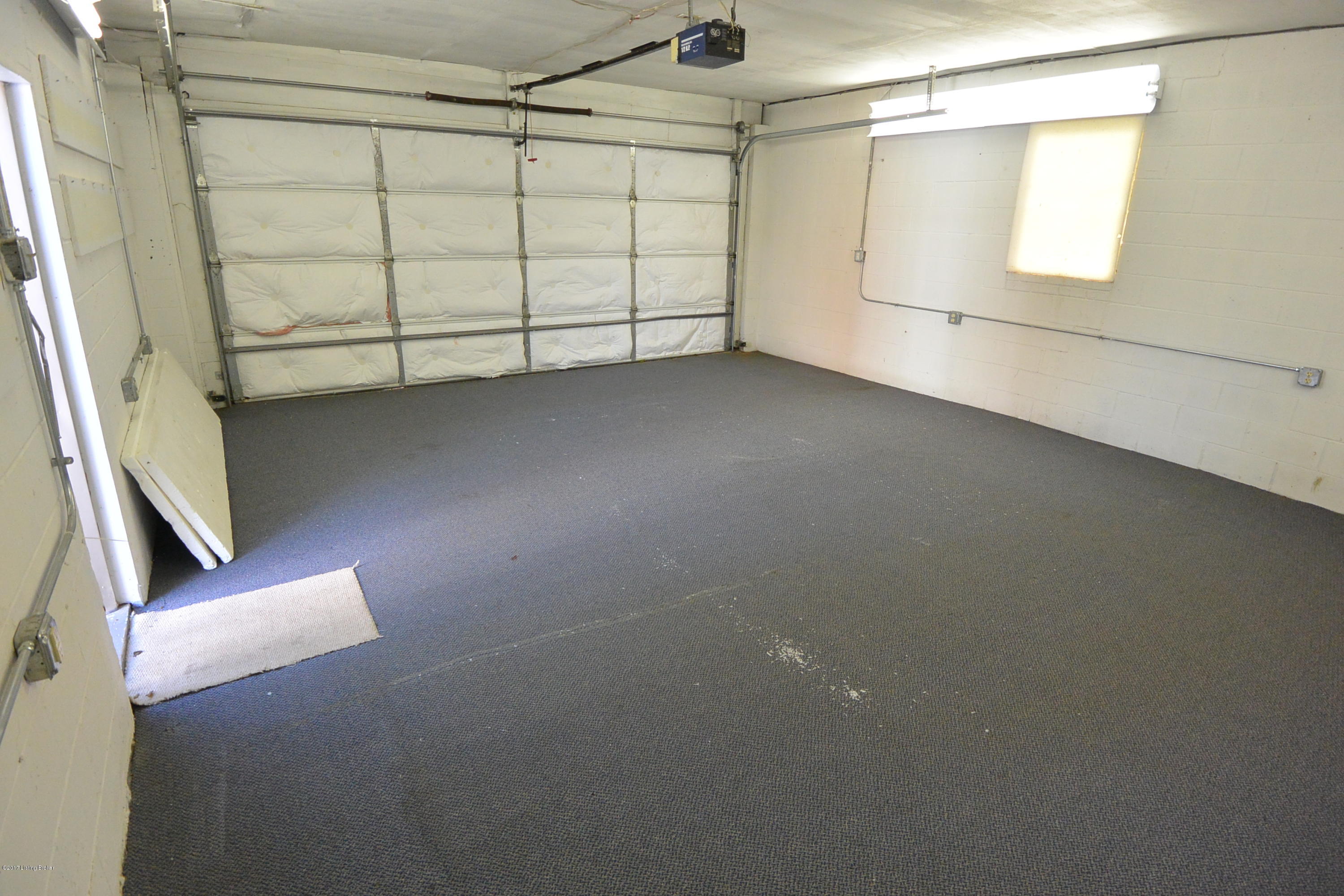 121 Plum Run Road Bardstown, KY 40004 - Photo 21 of 27 Garage
