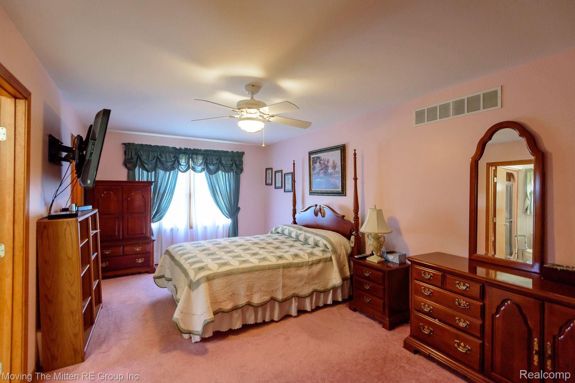 23180 Waltz Road New Boston, MI 48164 - Photo 9 of 64 Highlight Photo