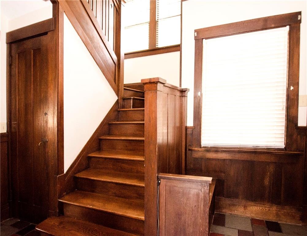 Foyer and Window Bench With Storage