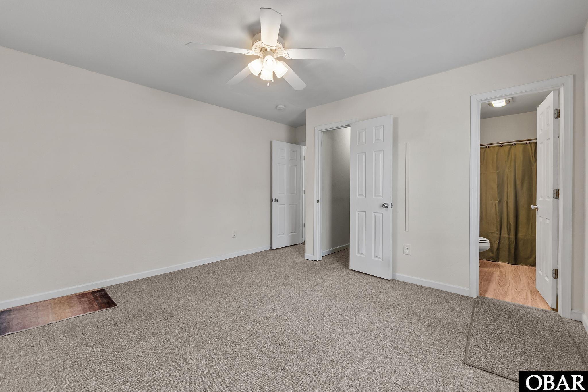 718 George Howe Street Manteo, NC 27954 - Photo 14 of 28 Primary Bedroom