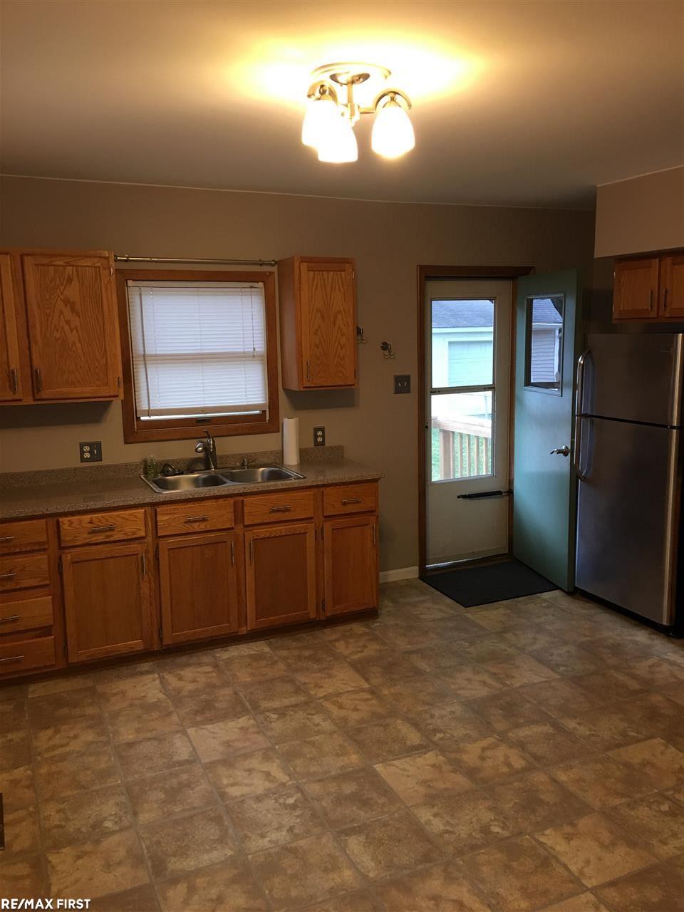 2589 Melvin Avenue Rochester, MI 48307 - Photo 6 of 20 31324321-5.JPG