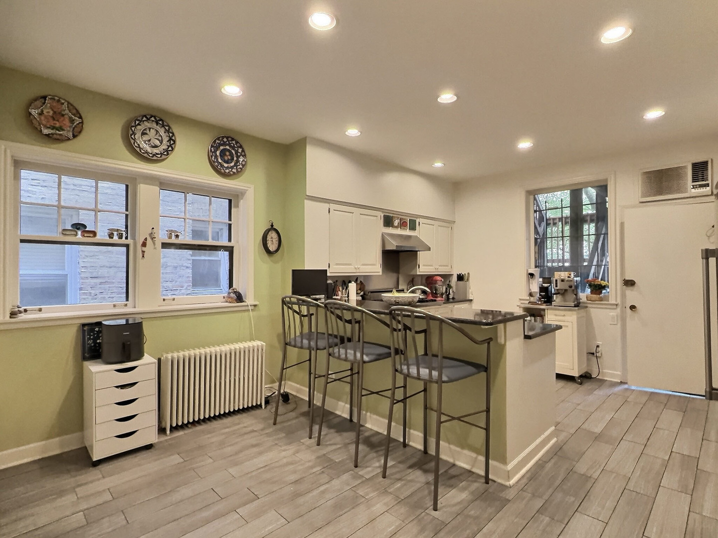 2921 North Pine Grove Avenue, Unit 1 Chicago, IL 60657 - Photo 20 of 44