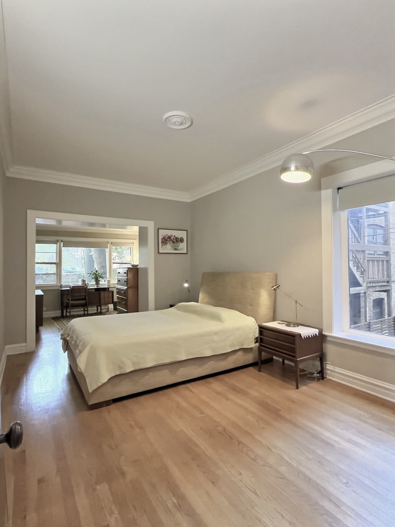 2921 North Pine Grove Avenue, Unit 1 Chicago, IL 60657 - Photo 26 of 44