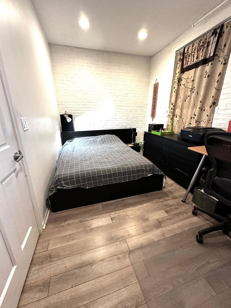 2921 North Pine Grove Avenue, Unit 1 Chicago, IL 60657 - Photo 37 of 44