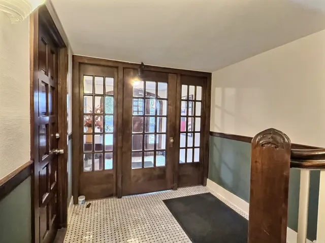 $6,500 | 2921 North Pine Grove Avenue, Unit 1, Chicago, IL 60657