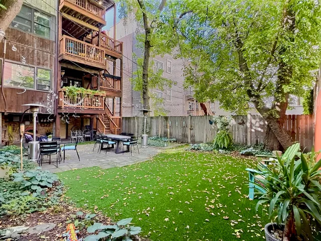 $6,500 | 2921 North Pine Grove Avenue, Unit 1, Chicago, IL 60657