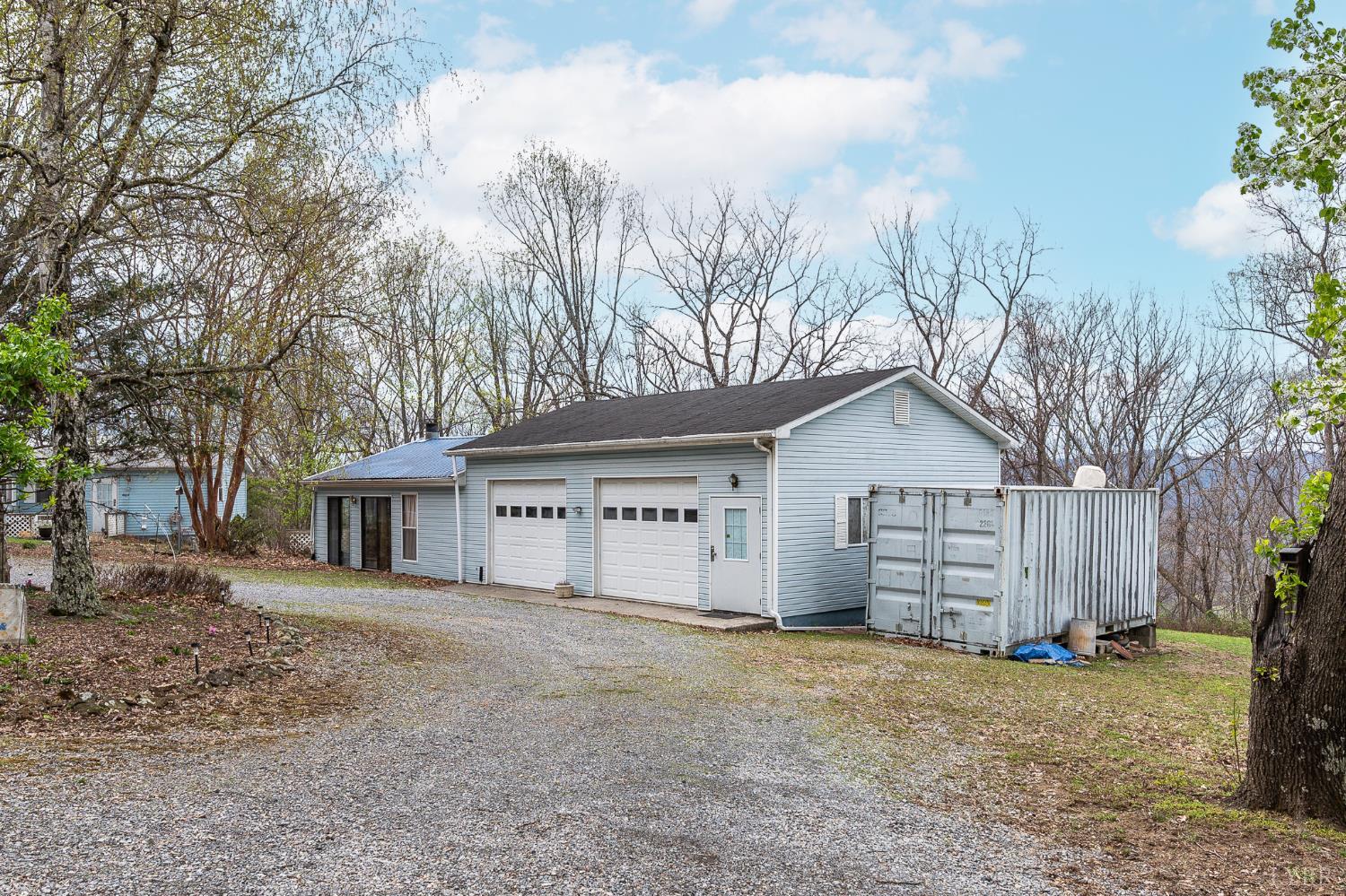 4400 Murray Hollow Road Thaxton, VA 24174 - Photo 4 of 56 front view of a house with a yard