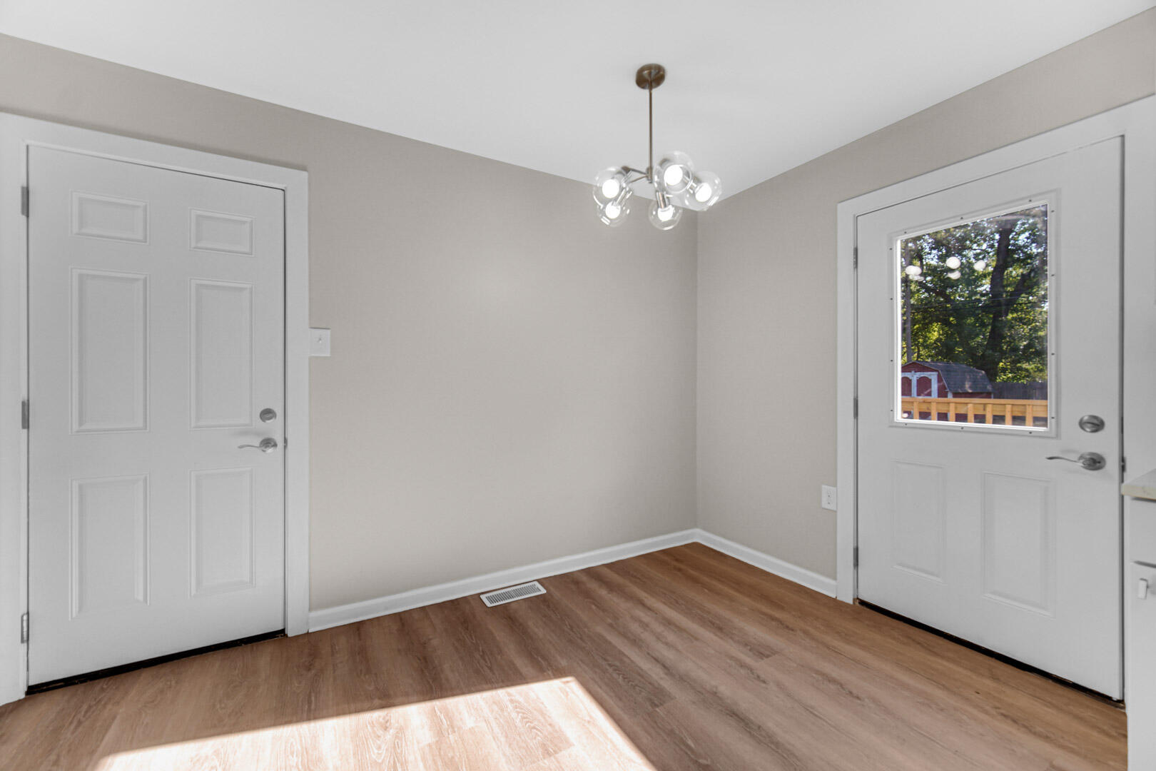727 Capitol Road Valparaiso, IN 46385 - Photo 12 of 27 1620x1080