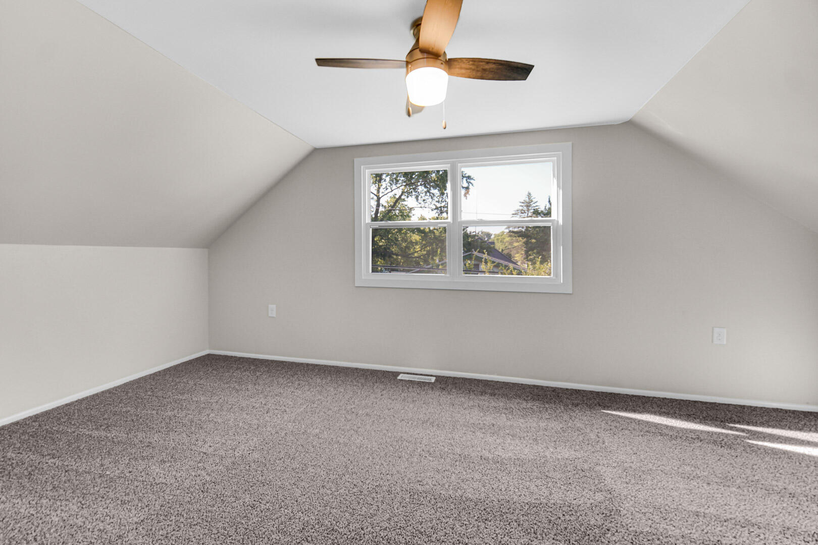 727 Capitol Road Valparaiso, IN 46385 - Photo 13 of 27 1620x1080