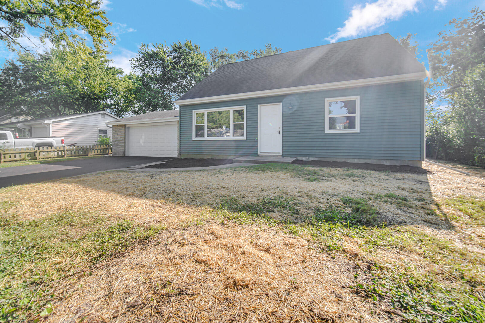 727 Capitol Road Valparaiso, IN 46385 - Photo 3 of 27 1620x1080