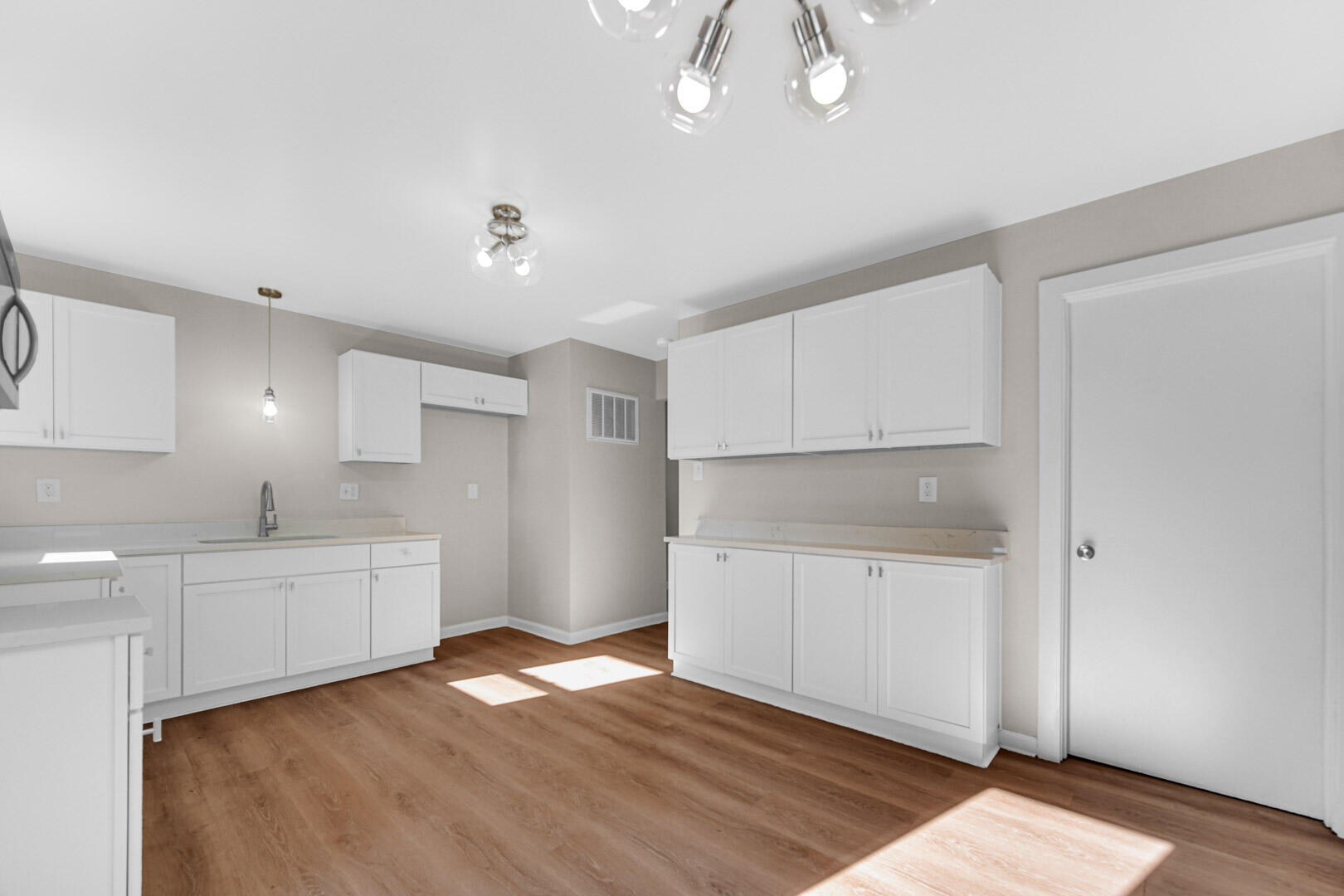 727 Capitol Road Valparaiso, IN 46385 - Photo 10 of 27 1620x1080
