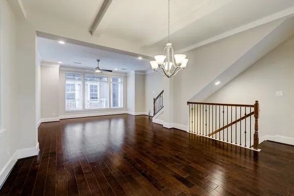 $3,350 | 726 North Shepherd Drive, Houston, TX 77007